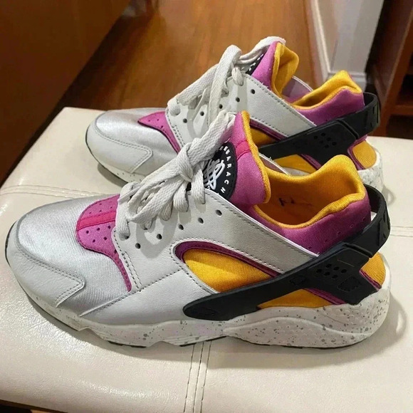 Nike Huarache Sneakers Sz 7 - Picture 1 of 7